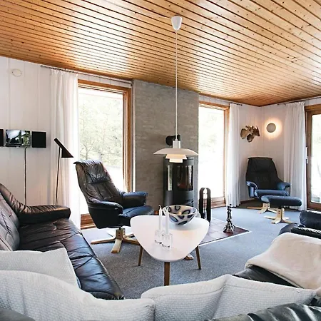 Awesome Home In Nexo With Kitchen *